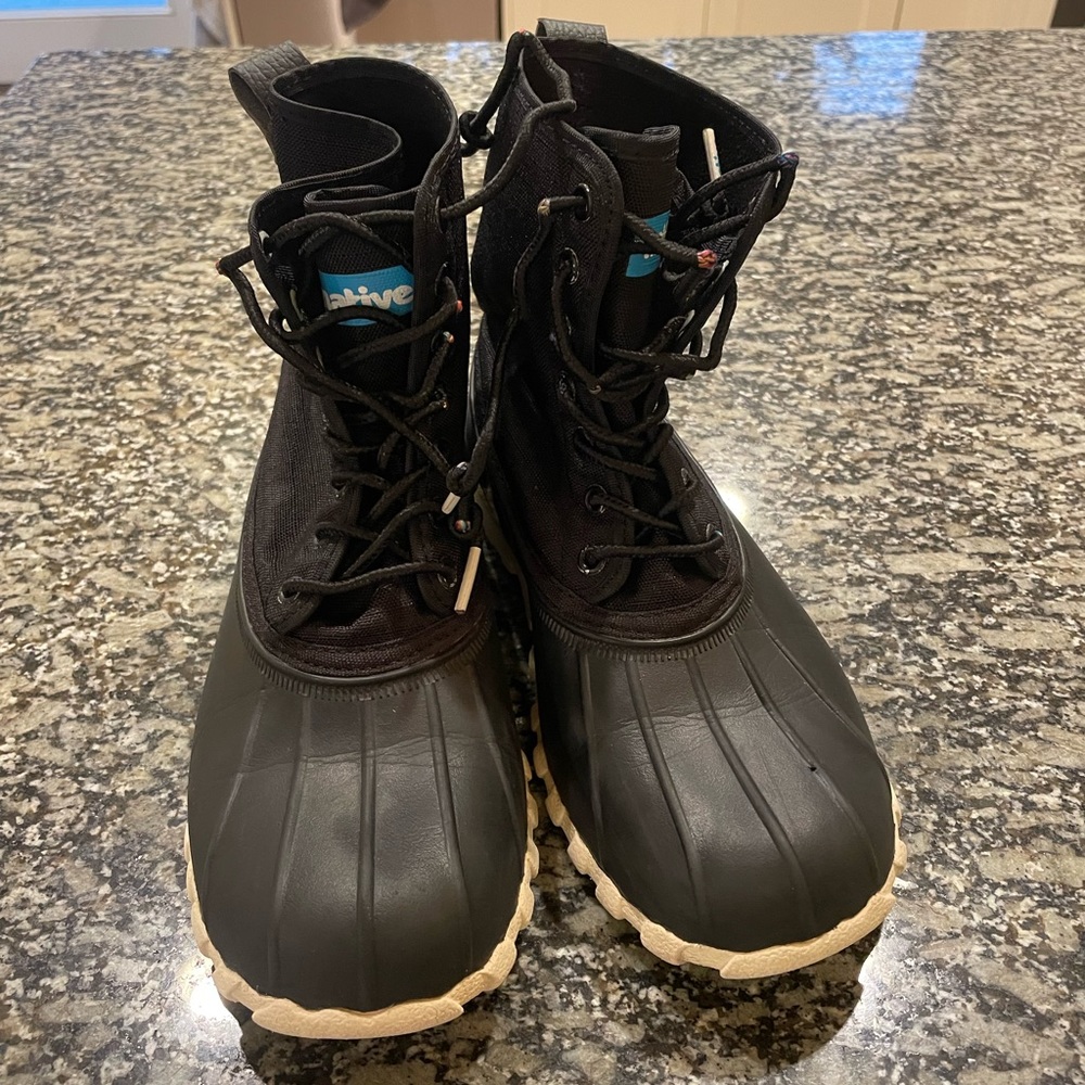 Native boots - Picture 2 of 4